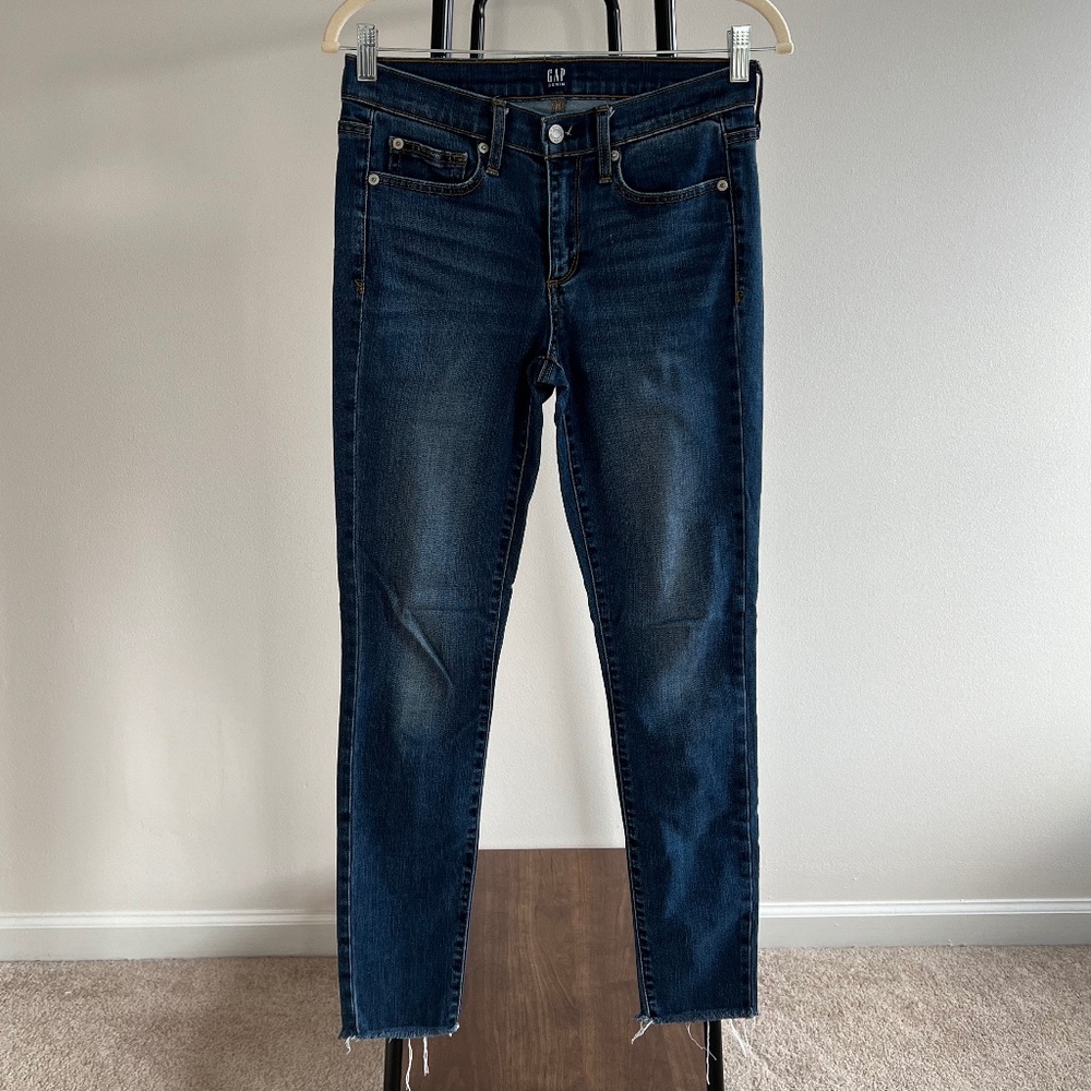 Gap True Skinny Jeans Blue Medium Wash Frayed Bottoms Size 27 R
